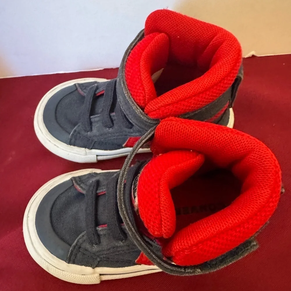 Converse Chuck Taylor Infant Size 5 EUC Super Cute! Fast Shipping